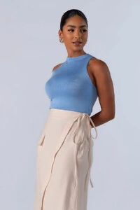 Blusa regata em viscose lisa