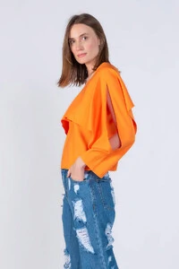 Blusa em viscose recorte manga