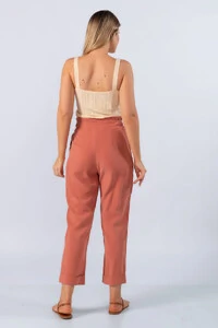 Calca jogger em viscose com bolsos