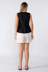 Blusa com lacos frontais