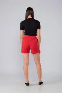 Shorts crepe liso detalhe cinto e bolsos
