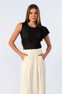 Blusa detalhe laise com babado na manga