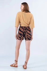 Shorts curto em viscose
