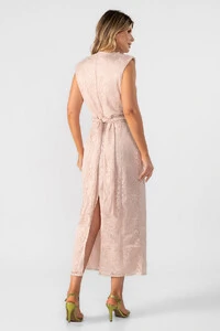 Vestido midi renda com faixa