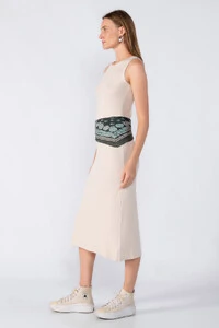 Vestido canelado regata