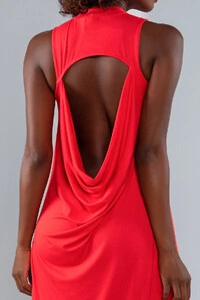 Vestido longuete em malha abertura costas