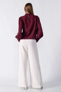 Blusa com babado e manga bufante