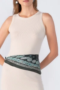 Vestido canelado regata