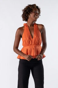 Blusa de babado frente única