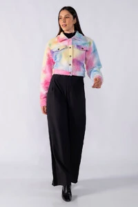 Jaqueta cropped teddy com botoes
