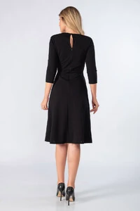 Vestido midi decote moderno