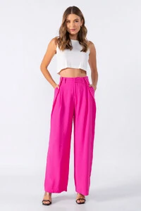 Calca pantalona com detalhe no cos