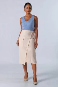 Blusa regata canelada decote em v