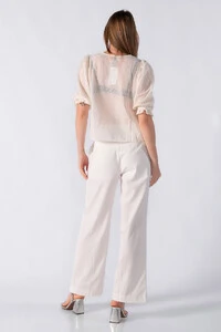 Blusa bata texturizada e manga 3/4