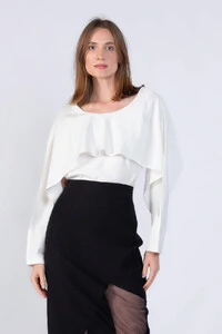 Blusa em viscose recorte manga
