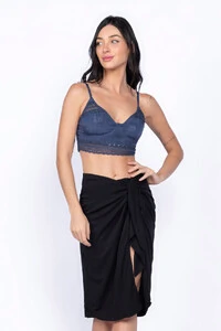 Top de jacquard leve detalhe renda