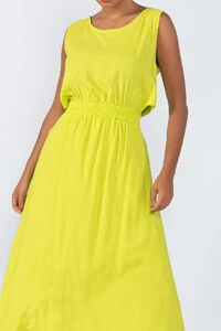 Vestido midi com elastico recorte nas costas