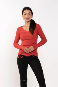 Sueter em viscose com botao e cordao