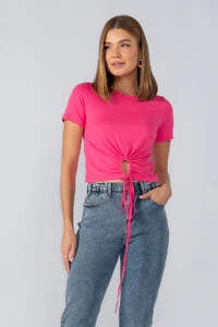 T-shirt em viscose detalhe na barra