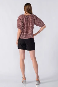 Blusa bata texturizada manga curta