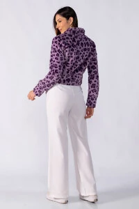 Casaco animal print curto ziper frontal