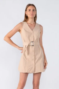 Vestido curto em alfaiataria acinturado