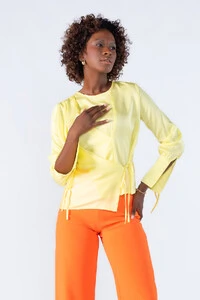 Blusa poliester transpassada