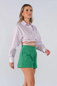 Shorts liso bolso lateral