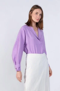 Camisa em viscose detalhe punho