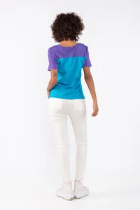 Tshirt bicolor basica com detalhe etnico