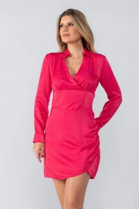Vestido viscose acetinado decote transversal