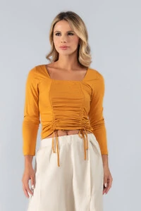 Blusa decote quadrado cordoes frontal