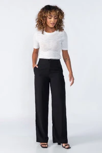 Blusa detalhe furinhos