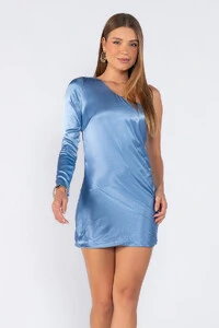 Vestido curto manga nula com franzido lateral