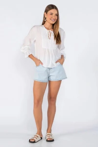 Blusa bata com detalhe franzido