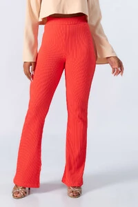 Calca legging flare texturizada