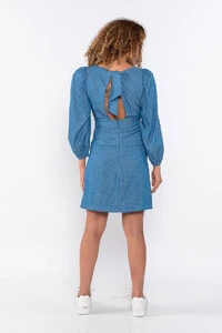 Vestido curto jaquard decote quadrado detalhe botoes