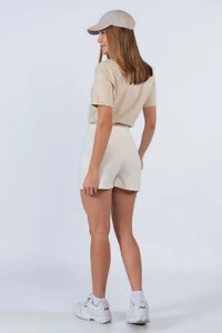 Shorts liso cintura alta