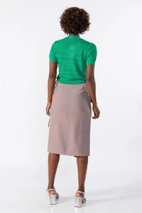 Blusa curta de tricot trabalhado