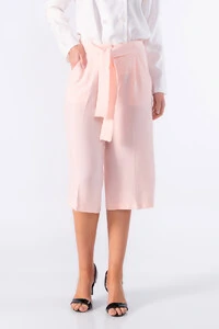Pantacour crepe com bolsos