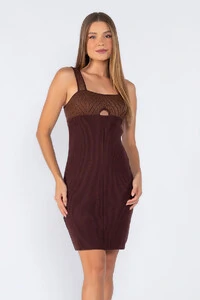 Vestido tricot detalhe no decote