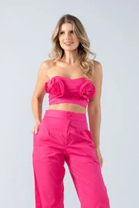 Top cropped tqc em algodao detalhe flor