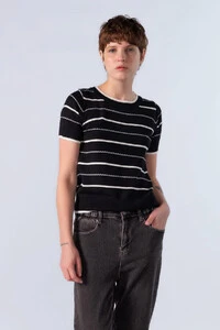Blusa em viscose listrada
