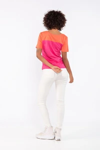 Tshirt bicolor basica com detalhe etnico