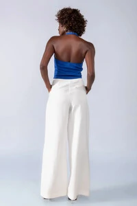Cropped frente unica com straas na gola