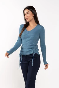 Sueter em viscose com botao e cordao