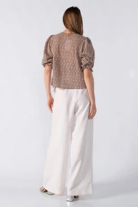 Blusa bata texturizada e manga 3/4