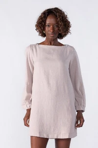 Vestido curto de manga longa
