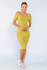 Vestido midi canelado ombro a ombro