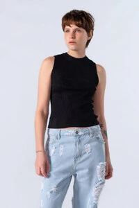 Blusa em viscose canelada regata